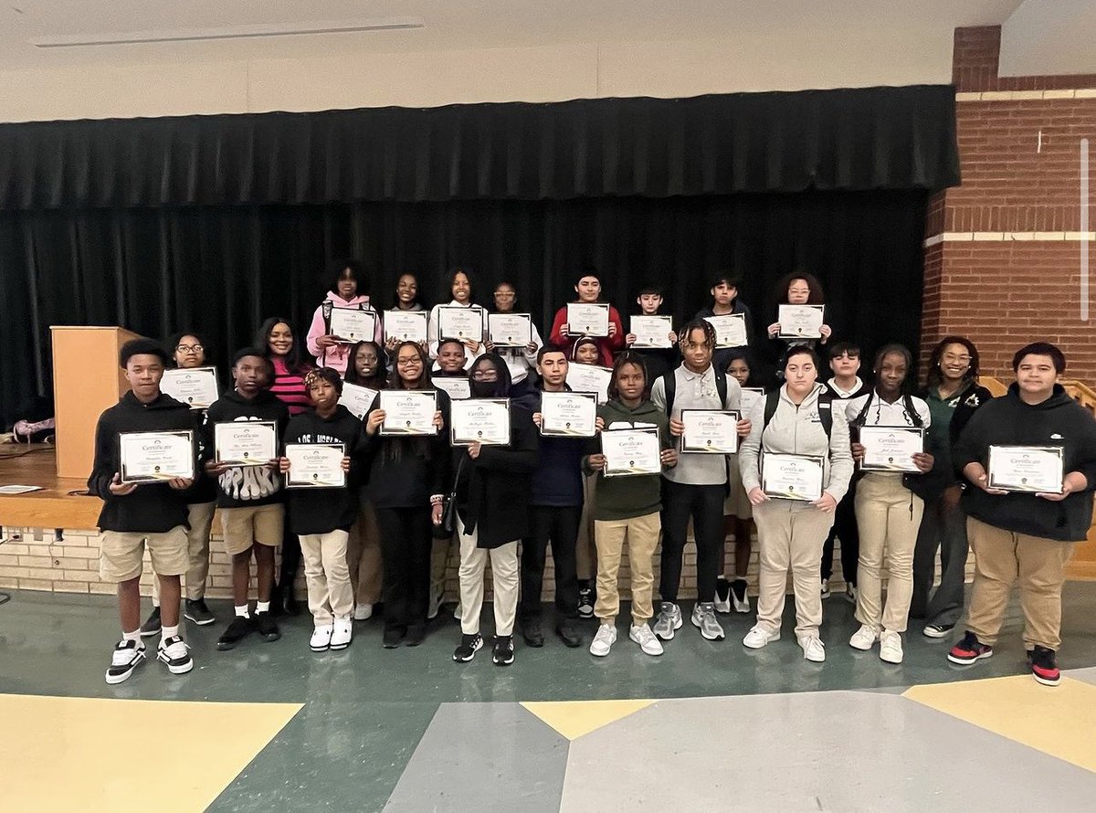 CollegeDrivenGU tweet media