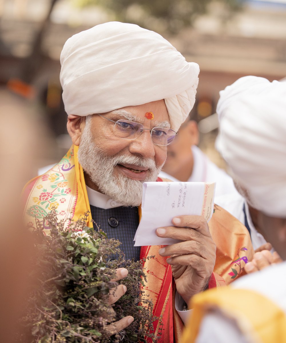 AcharyaBhosale's tweet photo. आम्ही विठ्ठलाचे वारकरी !

@narendramodi  @Dev_Fadnavis 

P.C. - Abhishek Kulkarni Photographer https://t.co/AkPgVir9qk