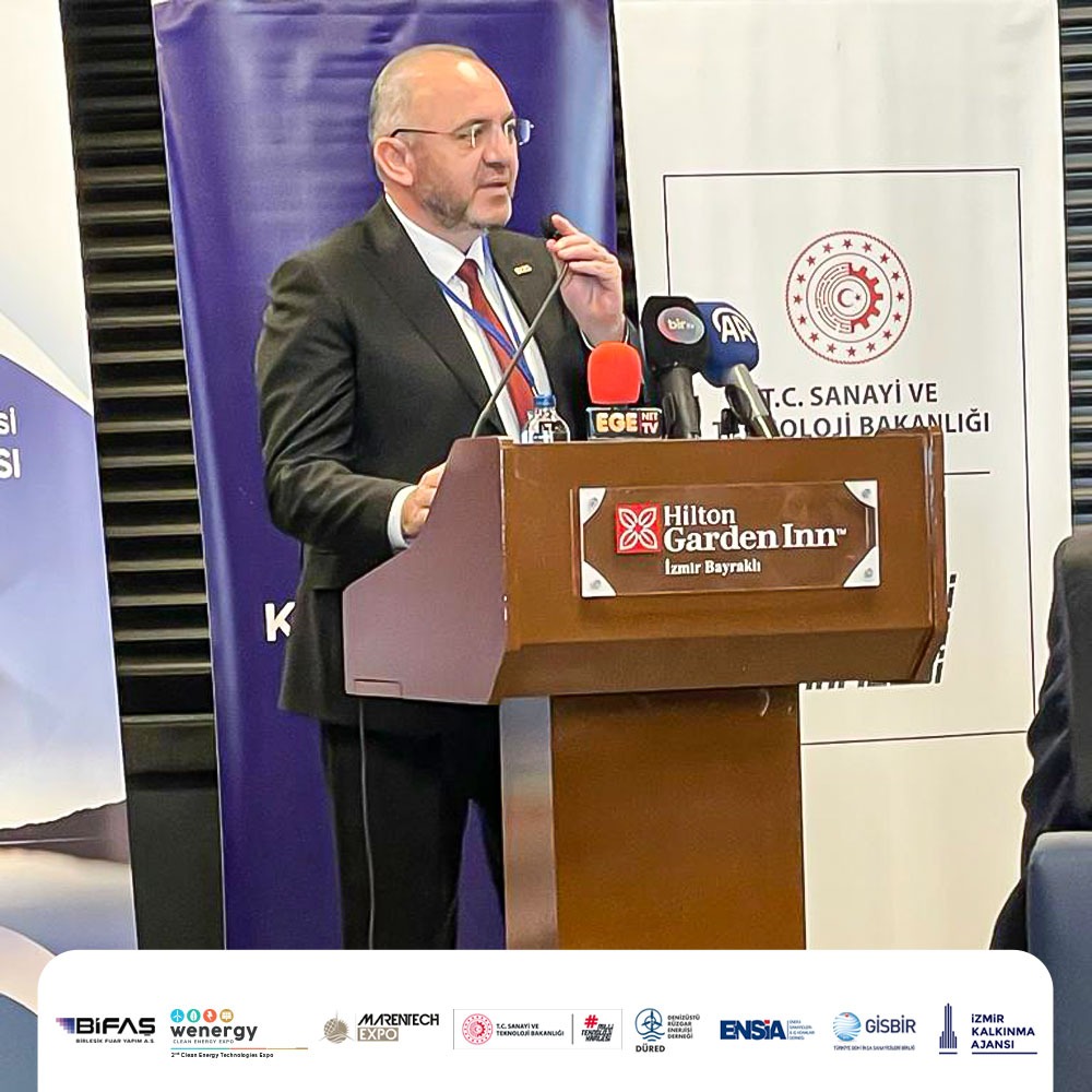 Marentechexpo's tweet photo. "Denizüstü Rüzgar Enerjisi Türkiye Yol Haritası" ve "Denizüstü Rüzgar Enerjisi Sanayi Envanteri",  İzmir Valisi Sayın Süleyman Elban, GİSBİR Temsilcisi Ferhat Acuner, DÜRED Yönetim Kurulu Başkanı Dr.Murat Durak ve ENSİA YKB. Alper Kalaycı katılımları ile tanıldı. https://t.co/ZnFwFmeYT1