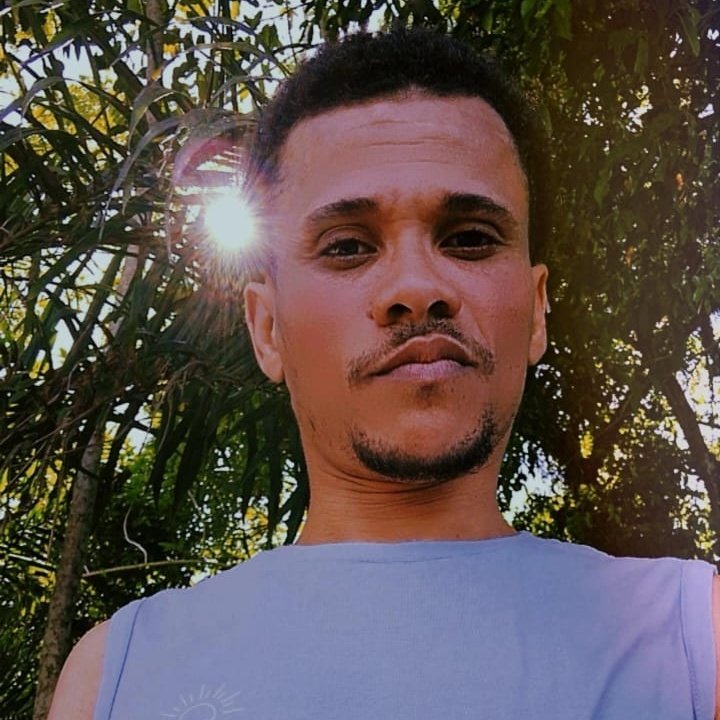 soueujosimar's tweet photo. "Meu santo é forte
É quem manda no terreiro

Quem jogou pra mim, não pegou, caiu primeiro
Quem jogou pra mim, não pegou, caiu primeiro"

#NovaFotoDePerfil https://t.co/ft2ESzsOAn