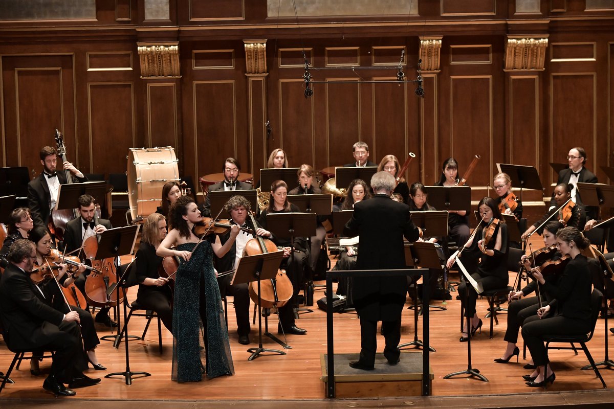 Dutch violinist <a href="/LizaFerschtman/">Liza Ferschtman</a> returns to perform with the <a href="/bosphil/">Boston Philharmonic</a> on February 24, 2024, at 8 p.m. at Symphony Hall. 📷 by Paul Marotta from her Boston debut conducted by @benjamin_zander in November 2019. Join us in February!
bostonphil.org/concerts/2023-…