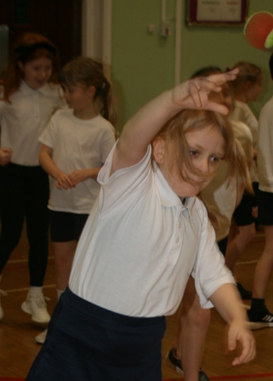 HolywellGreen's tweet photo. We have had a great first week back at school. The children have completed some amazing work. Today we had PE lessons delivered by a Yorkshire Cricket coach and the children were fully engaged and you could see visible  progress throughout the lesson. https://t.co/wnQMhC5TxR