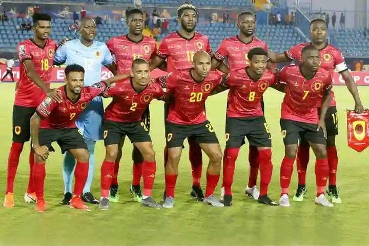 BonaventureBVM's tweet photo. Let's give give some flowers to the COSAFA region for recording progress. At club level Sundowns, and Petro Athletic have lead the way. At the AFCON24  we have  5 teams. So shout out to Zambia 🇿🇲, South Africa 🇿🇦, Mozambique 🇲🇿, Namibia 🇳🇦 and Angola 🇦🇴! An upset is loading... https://t.co/Y9WBDY0kbV