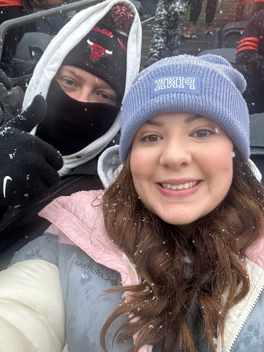 jw_24jw's tweet photo. @Ironarmyhd Chicago New Year’s Eve! Baltic! https://t.co/knyX8KlcPX