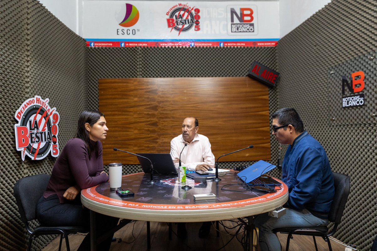 Viri_VV's tweet image. Platiqué con Roberto George y Jesús Martínez, de Noticias en el Blanco de la Bestia Grupera📻, sobre el inicio de año y los pormenores en la aplicación de #ProgramasBienestar en #Colima

Siempre es un gusto informar del trabajo que realizamos a favor de las y los colimenses. 🫶🏼