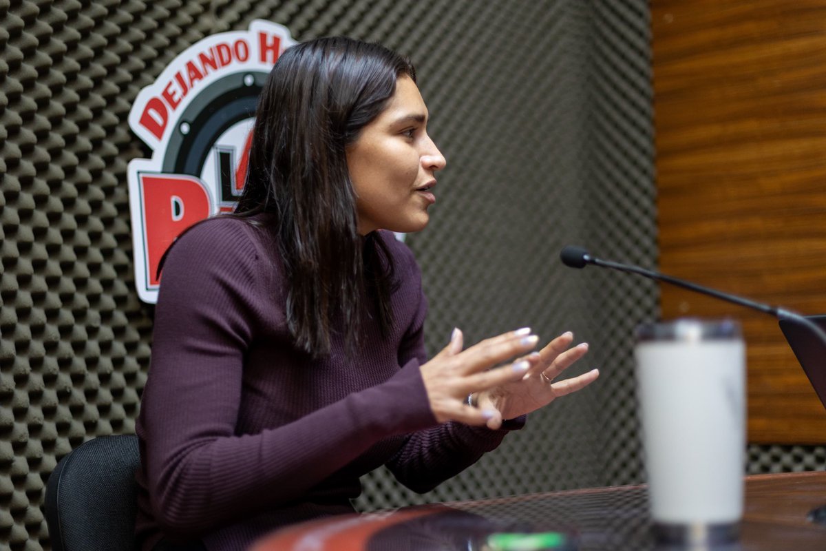 Viri_VV's tweet image. Platiqué con Roberto George y Jesús Martínez, de Noticias en el Blanco de la Bestia Grupera📻, sobre el inicio de año y los pormenores en la aplicación de #ProgramasBienestar en #Colima

Siempre es un gusto informar del trabajo que realizamos a favor de las y los colimenses. 🫶🏼