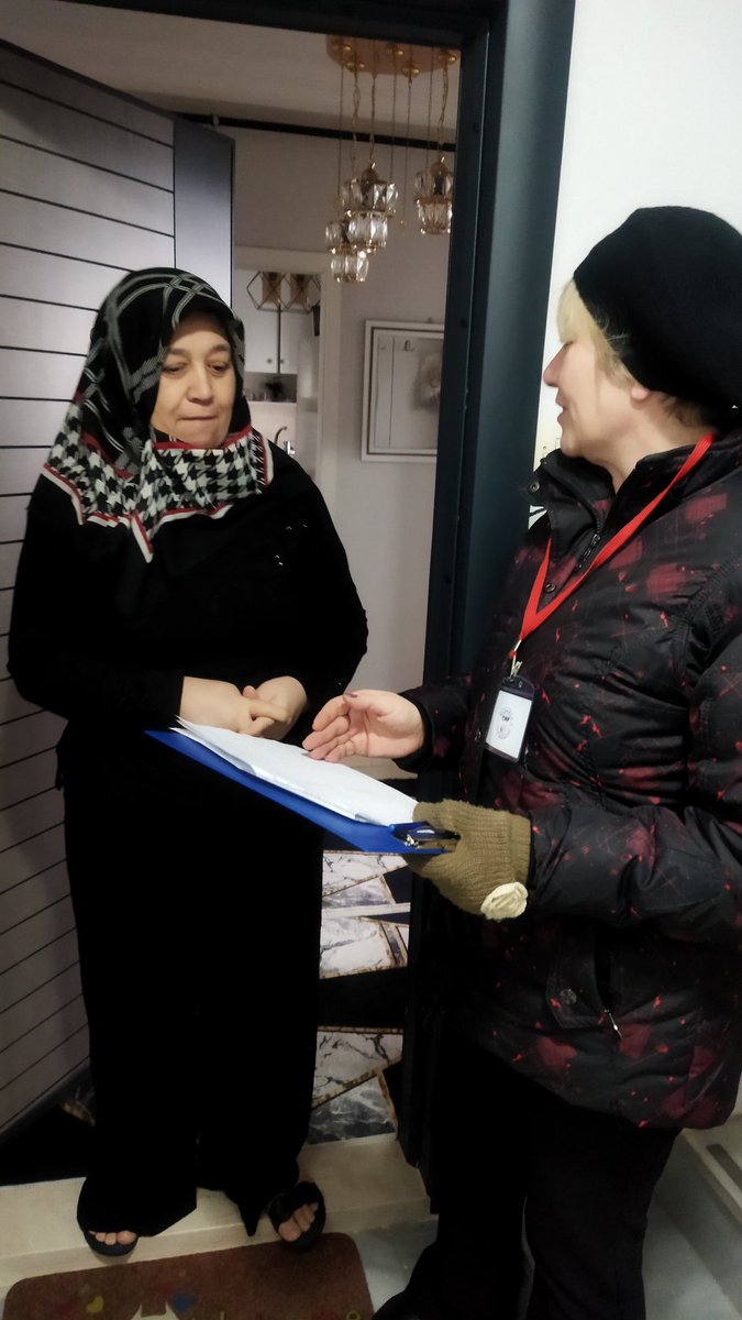 Seçim öncesi Burgaz Mahallesinde yeni Seçmen ve nakil gelen secmenlerimizin adreslerinde olup olmadıklarını teyit etmek için bugün ilçe, kadin örgütü ve gönüllülerimizle birlikte  çaliştik....
#Chpkadınkollarımudanya 
#ChpMudanya