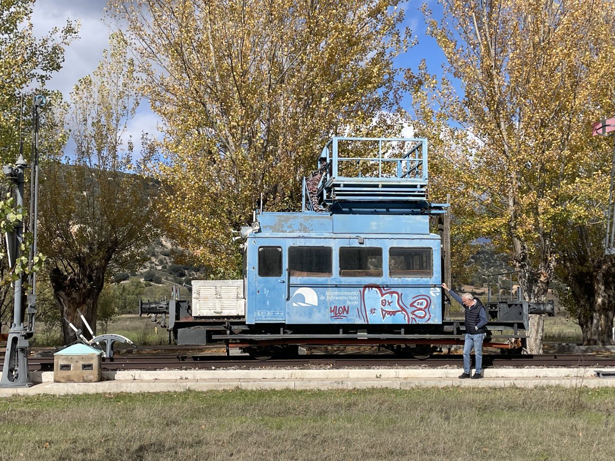 agrosfera_tve's tweet photo. 🚂Dormir en un antiguo vagón de tren o pasear por el museo al aire libre del ferrocarril. 

🌳Viajamos a Baides, en la Sierra Norte de Guadalajara. Un enclave para el turismo ecológico, ligado al mundo ferroviario.

⏰Mañana a las 10:00 en @la2_tve 

@RTVEclm @AdelSierraNorte https://t.co/lsMKHppJOX