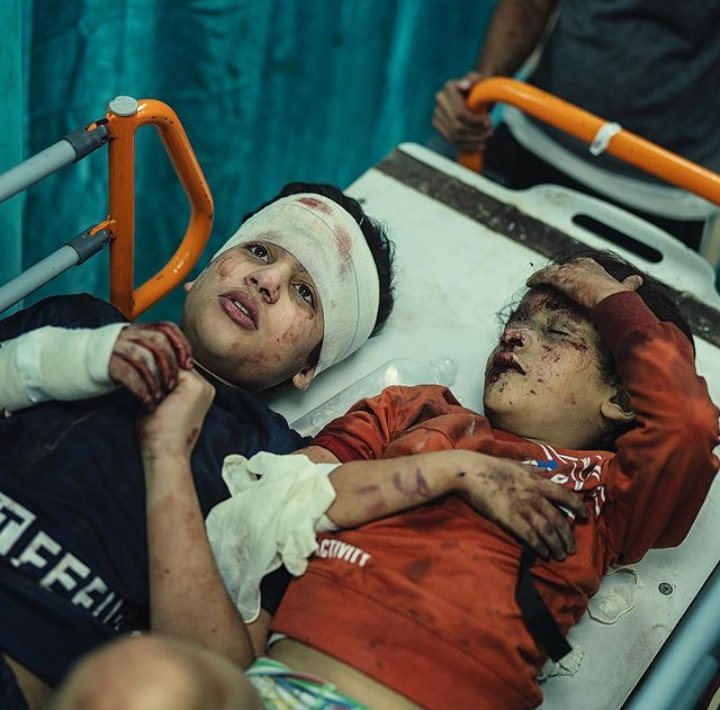 Armns3012's tweet photo. Bangsa paling PENGECUT,BIADAP adalah israhell,anak2 palestina  yang seharusnya diusia mereka merasakan masa masa menyenangkan bermain bersama anak2 seusianya harus merasakan pembantaian yang sangat2 keji,kehilangan orang tua,kehilangan orang2 tersayangnya
#EndIsraelsGenocide https://t.co/yt9U1o9dUD