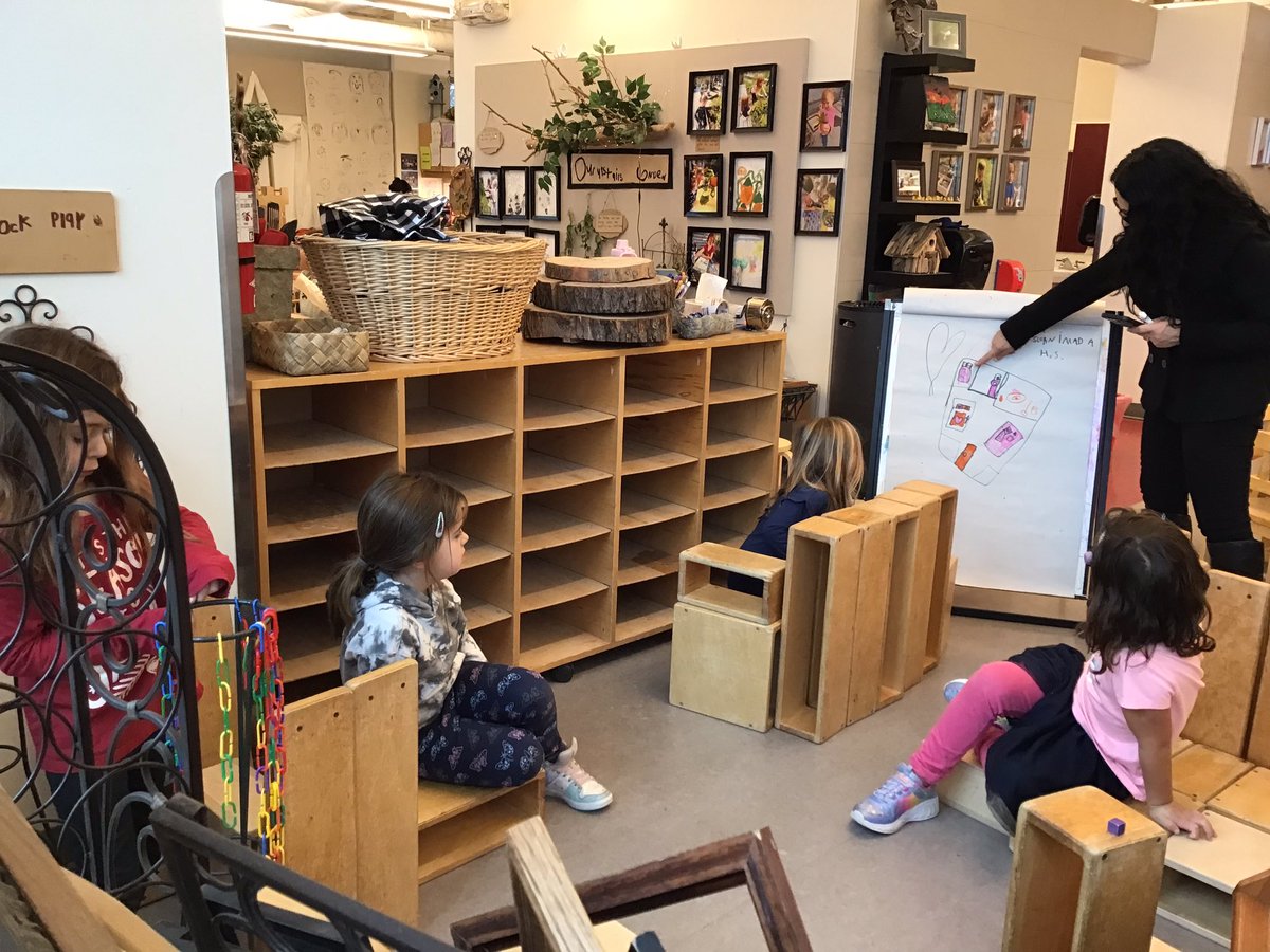 JBrentECE's tweet photo. 🎶 Make a great plan, Stan! 🎶
Making a plan first, then carrying it out connects the learning and play in a different way. The Ss were excited to tell us about their home and each of the rooms they designed and made. #4Frame programming. https://t.co/VnqumM3Jet