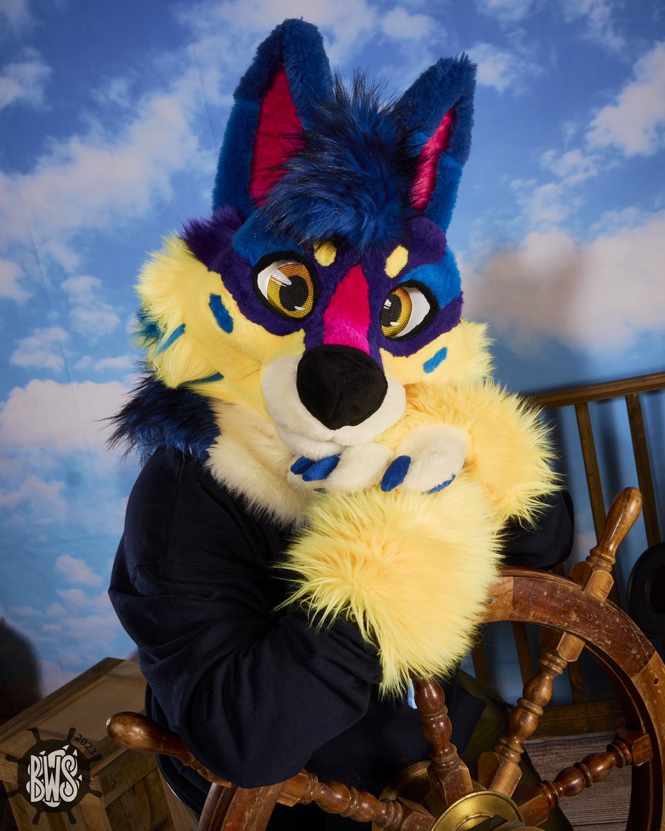 Ahoy matey! I’m feeling like a pirate after #BWS2023 this #FursuitFriday 🏴‍☠️ 

📸: <a href="/BlackthorneFoto/">Blackthorne Photography</a>