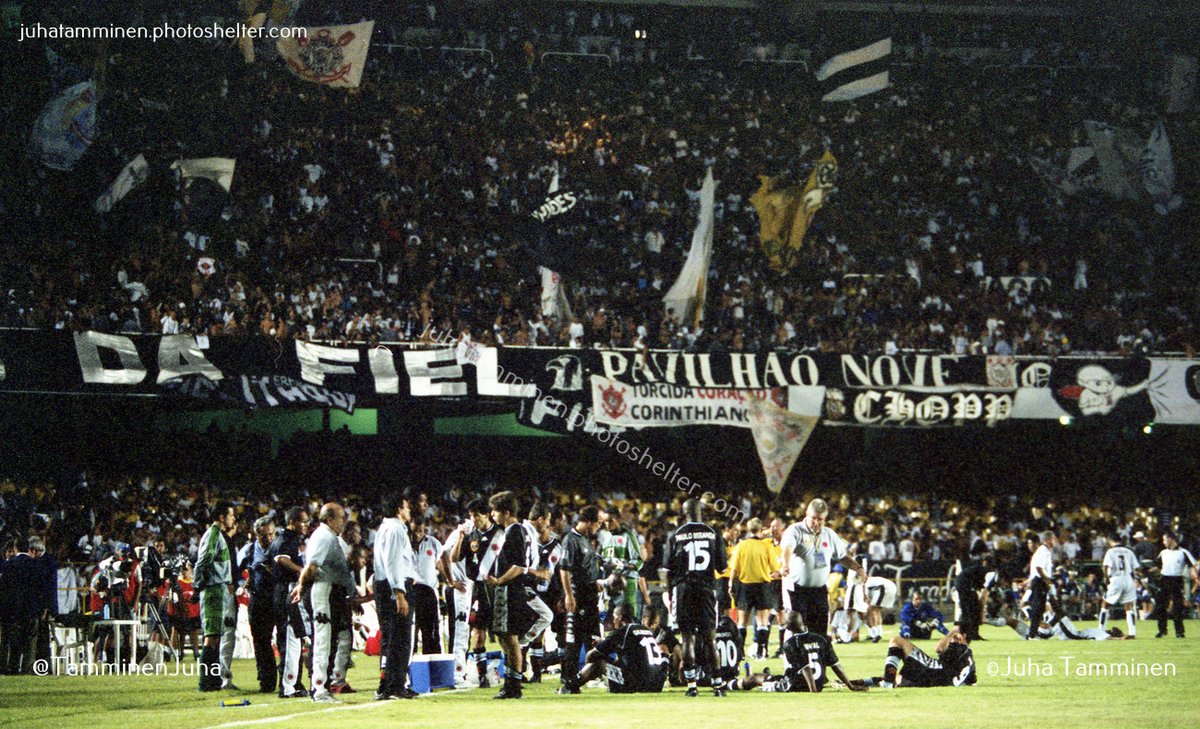 TamminenJuha's tweet photo. Pavilhão Nove??? Maracanã, 14 de janeiro de 2000 #Corinthians #GavioesDaFiel #PavilhaoNove #Maracana #torcida #FIFA2000 https://t.co/PbiTrfNTY5