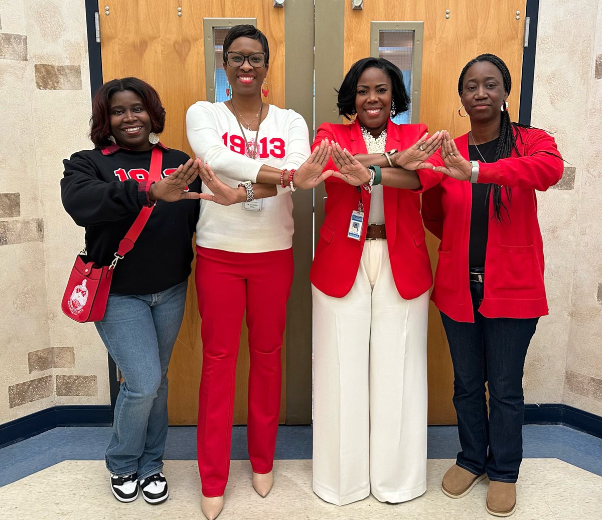 kjameshill's tweet photo. Greetings from the Deltas at Bookman Road Elementary! What an extreme honor it is to work alongside these women of excellence! ๐ฅฐ
Happy 111th Founders Day to all the lovely ladies of Delta Sigma Theta Sorority, Inc! ๐บ #J13 #DSTeducators #1913 @HughesYoko27629 https://t.co/plwNeWsOGt