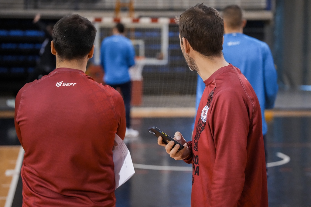 Volvemos al Palacio, primer entreno del 2024. 
A falta de nuestros internacionales, el equipo está de vuelta para empezar a trabajar. 🏟️👏🏼

📸 LabZero Digital