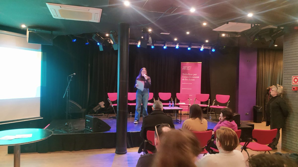 Fundacio_Surt's tweet photo. Comença l'acte final de l' engaged. Les adolescents presenten els resultats del projecte #EngagedInEquality https://t.co/1QY9f0Bvnz