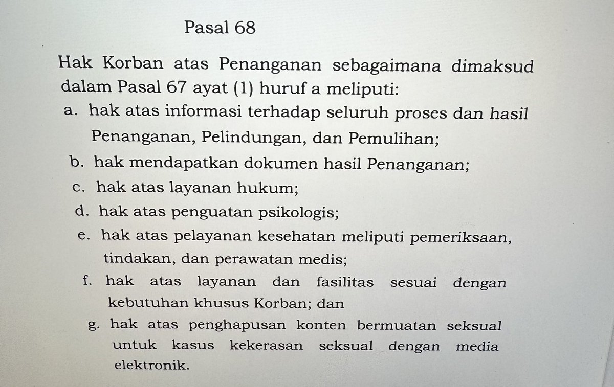 <a href="/KejaksaanRI/">Kejaksaan RI</a> Hak atas korban tidak semestinya dikebiri oleh penegak hukum, apapun alasannya, hak tsb telah diatur dalam UU TPKS itu sendiri..
Jd aneh kalau korban terlupa diinformasikan <a href="/KejaksaanRI/">Kejaksaan RI</a>
