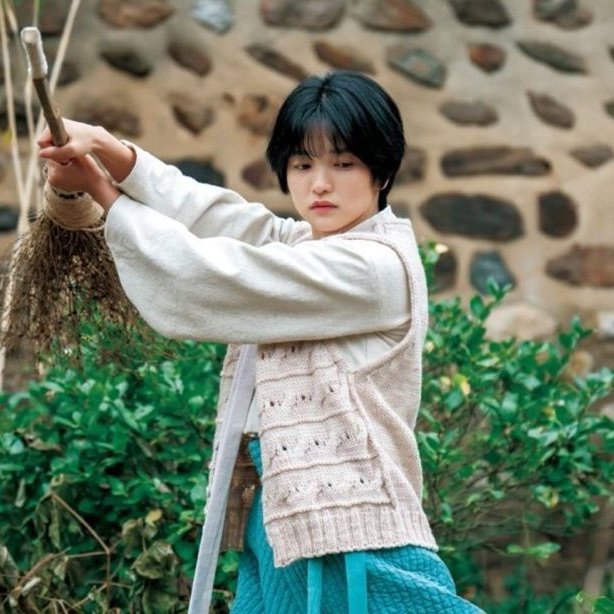sapphicslike's tweet photo. kim taeri, sookhee from the handmaiden starring in a sapphic role again in "jeong nyeon" https://t.co/ztjD6arZMX