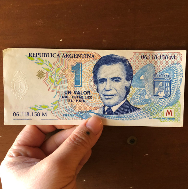 _anaharff's tweet photo. Ahora sustituyan la cara de Menen por la de Conan. 
No habrá suficientes tetas izquierdas por tocar. 

#argentina #estanflacion #MileiEstafador #Mileizuela https://t.co/D7P5wSc2Pf