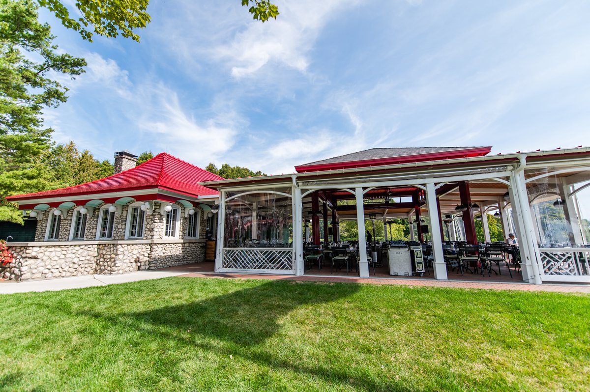 Dreaming of dinner on Mackinac Island. It may be closed for the season, but this new Poligon structure is ready for summer dining.
#poligonstructures #mackinacisland #outdoordining