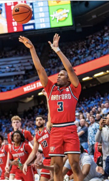 TLfoundation_'s tweet image. Kenyon Giles had 20pts for the win over Longwood. #LoadedFam #WinningCulture