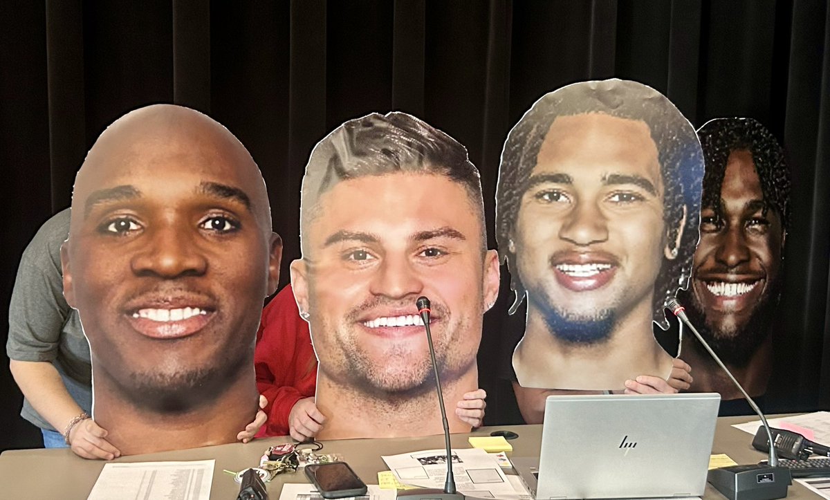 msmoodykms's tweet photo. We kicked off @HoustonTexans Friday at Keller with some special guests on our announcements! Go Texans! #TexansFriday https://t.co/KWsMyXxcWk