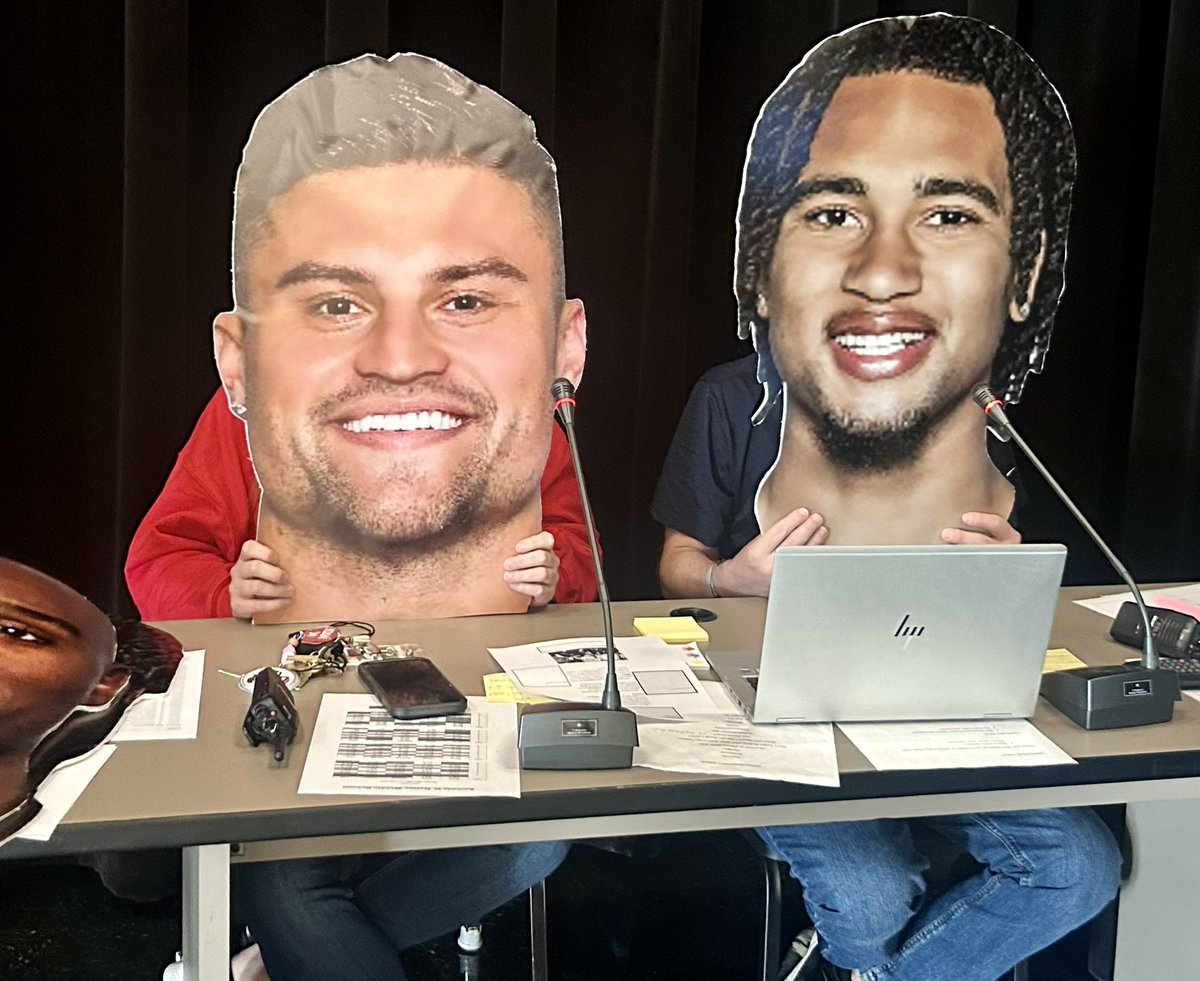 msmoodykms's tweet photo. We kicked off @HoustonTexans Friday at Keller with some special guests on our announcements! Go Texans! #TexansFriday https://t.co/KWsMyXxcWk