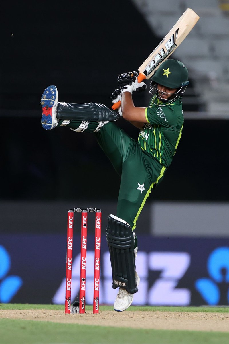_FaridKhan's tweet photo. Picture of the day! Young Saim Ayub 🇵🇰♥️ #NZvsPAK https://t.co/asdZZ5vb9J