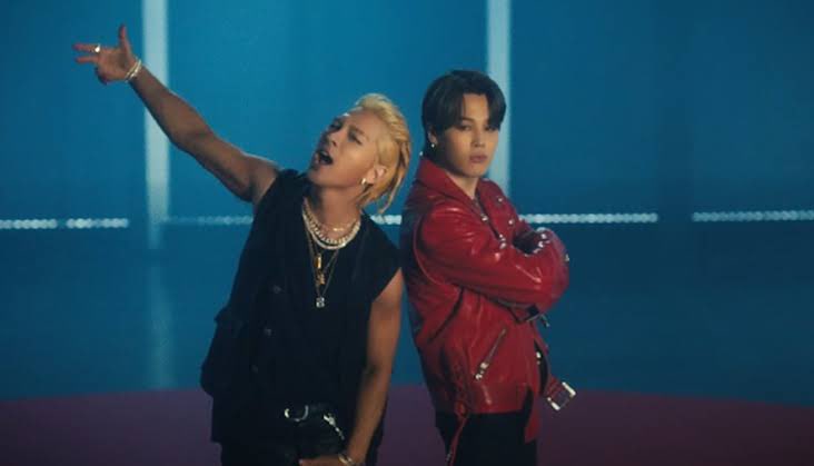 kchartsmaster's tweet photo. 1 year ago today, TAEYANG released ‘VIBE (feat. JIMIN of BTS)’. https://t.co/jovnM8JDcX
