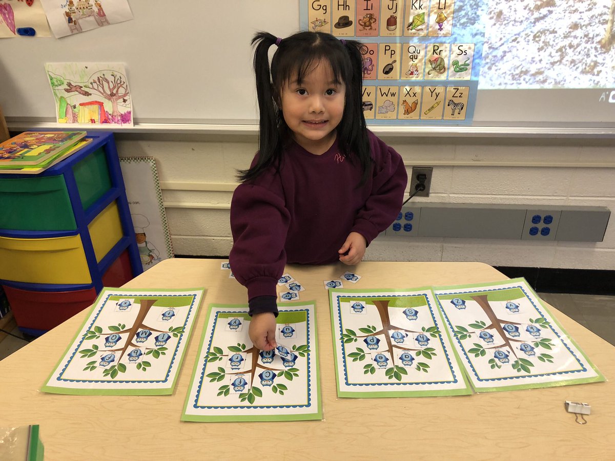 O centers were outrageous!!! Working in the office, playing with ocean animals, matching opposites and matching letters on owls and trees!! #thehopewellway, #HESPeech