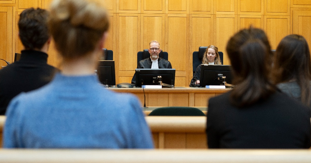 RechtspraakNL's tweet photo. Dagelijks werken 2.700 rechters en 10.000 medewerkers aan een rechtvaardige samenleving en aan onze rechtsstaat. Samen vormen zij de Rechtspraak. Ons jaarplan beschrijft hoe de Rechtspraak in 2024 haar missie ten dienste van de samenleving waarmaakt: https://t.co/0gkPFRK7yt. https://t.co/qCcfMKHmYu
