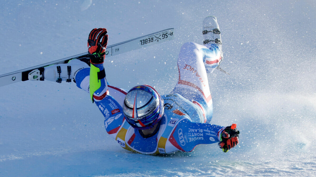 leparisiensport's tweet photo. Ski alpin : inquiétude pour Alexis Pinturault, victime d’une lourde chute à Wengen
➡️ https://t.co/UkdkNZO5KQ https://t.co/BwVUn2d5R9