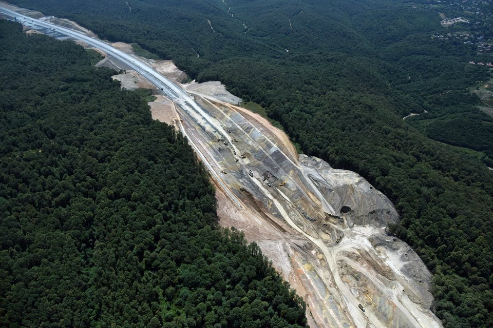 kuzeyormanlari's tweet photo. Kuzey Ormanları'na yeni yıkım "müjdesi"

Ulaştırma ve Altyapı Bakanı, 3 Köprü'den geçecek demir yolunun 120 km uzunluğunda olacağını, hatta yük ve yolcu taşıması yapılacağını ifade etti.

İstanbul'un yegane su ve nefes kaynağını yok etmeye devam...

https://t.co/vJ2GIy6uLC https://t.co/5503pmjY8v
