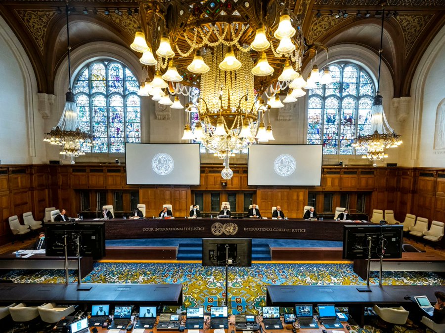ashrafnsier's tweet photo. محكمة العدل الدولية ترفض طلبا لإسرائيل 
 أراد محاموا الدفاع الإسرائيلي عرض مقطع فيديو مدته ساعة واحدة خلال جلسة الاستماع التي استمرت ثلاث ساعات  " الفيديو من عملية طوفان الاقصى
وقالت المحكمة:  "هذه القضية لم ترفع ضد حماس، بل ضد إسرائيل، وأنت في موقف دفاع وتم رفض الطلب" https://t.co/1BYujSmT33