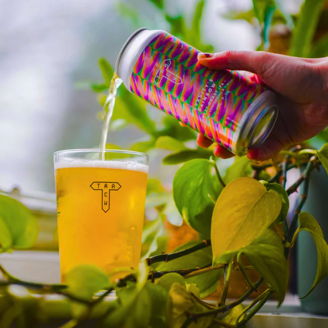 LeftFieldBeer's tweet photo. #TrackBrewingCo
Gravity's Rainbow
7% West Coast IPA
#Untappd: 3.93
#Vegan #GlutenFree

An ultra crisp West Coast IPA saturated with the Holy Trinity of Cascade, Centennial &amp; Simcoe. We get notes of fresh pine, light lemon &amp; bitter orange

https://t.co/IkKEMdVOfJ

#CraftBeer #Beer https://t.co/cwAHJSUWnK