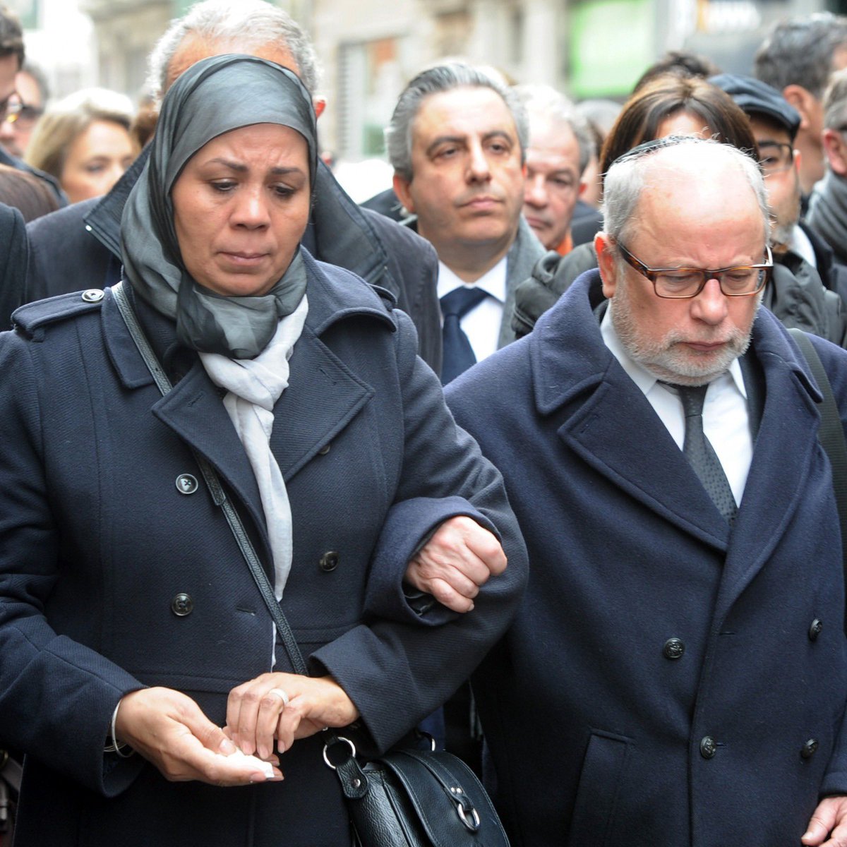 C’est avec une profonde tristesse et beaucoup d’émotion que je viens d’apprendre le décès de Monsieur Samuel Sandler qui a perdu son fils et deux de ses petits-fils lors de l’attentat du collège-lycée juif Ozar Hatorah le 19 mars 2012 à Toulouse. 
Hier encore je parlais de lui
