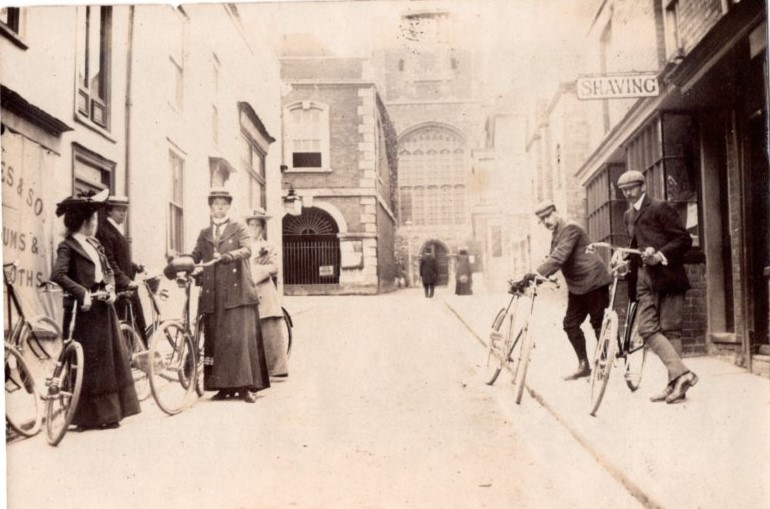 RyeCastleMuseum's tweet photo. From a gift of old photos, a road trip from Biddenden to Rye. Imagine cycling in that getup! https://t.co/9gh8mK986E