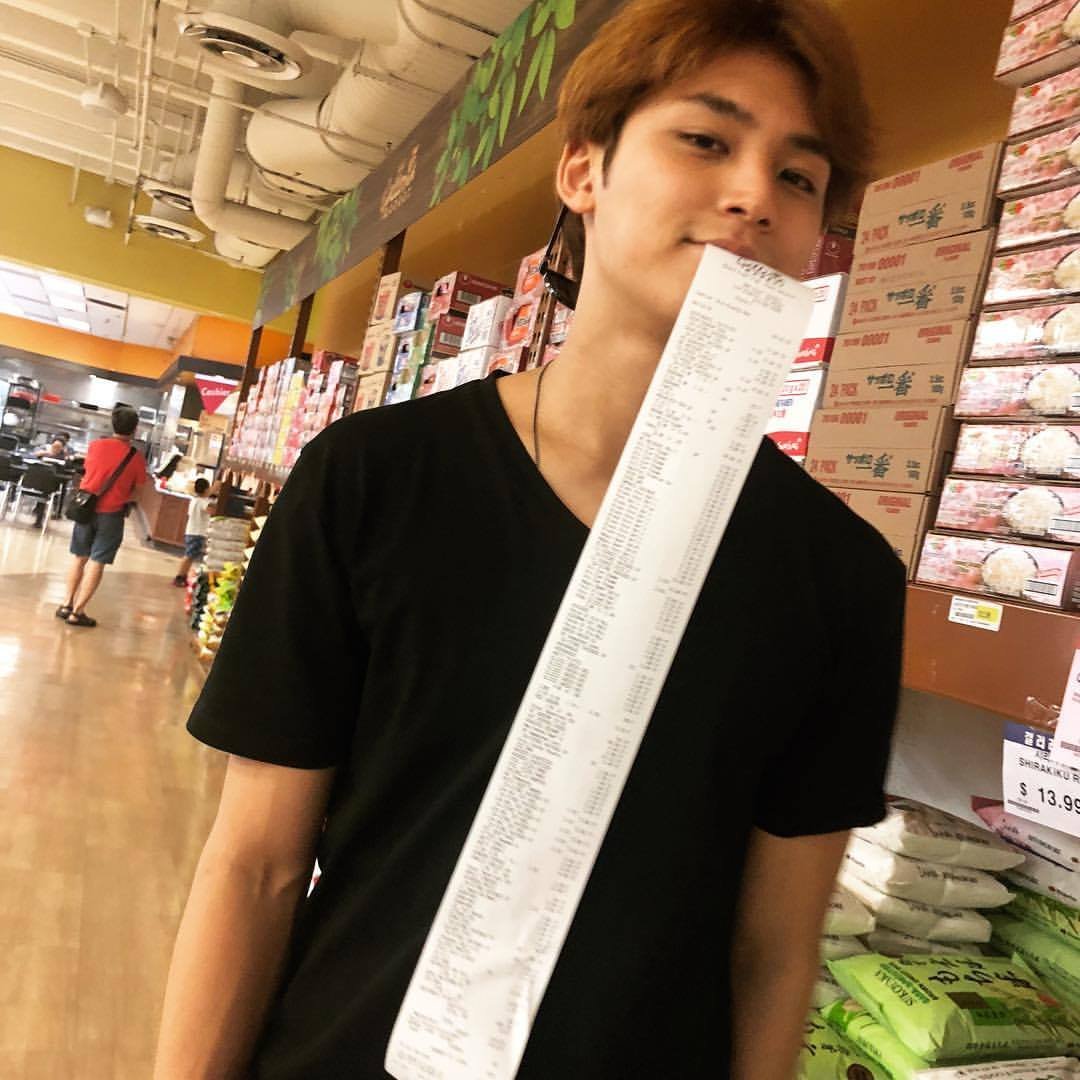 moeum_zip's tweet photo. 세븐틴 존나 긴 영수증 어게인 ㅋㅋㅋㅋㅋ https://t.co/4QcUJQRTl3