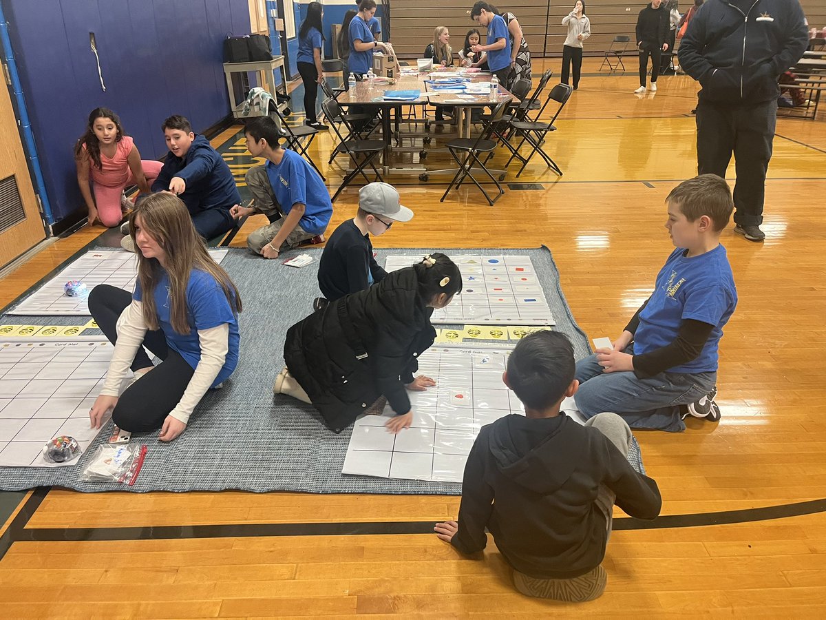 DrChrisOtt's tweet photo. Great night at @MTMSMustangs  for our 2nd Family STEM Night with Ms. Simister and the Engineering Team!! Thanks to the MTEA for the fantastic spread at dinner!!! Great work Mustangs!!! https://t.co/CjIdoiZ5aH