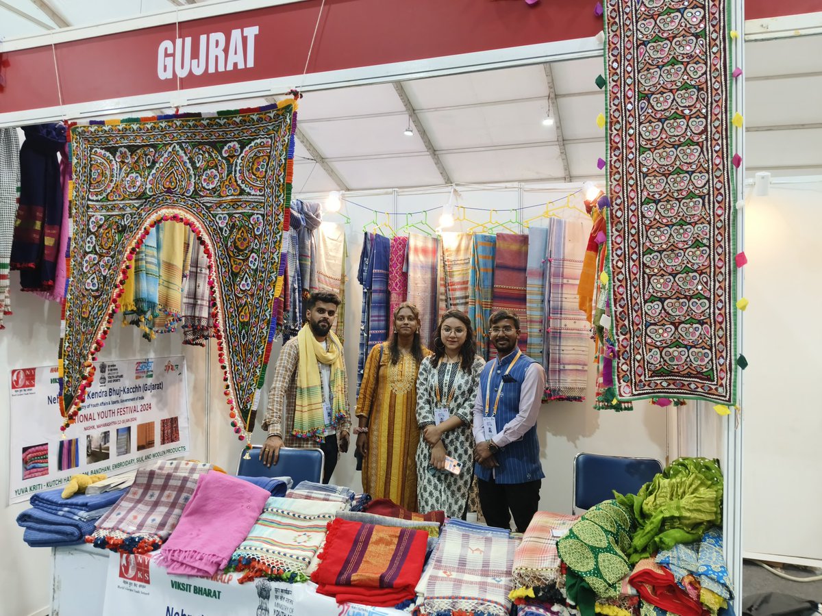 mybharatbhuj's tweet photo. Mybharat volunteers at #NationalYouthFestival2024 at Nashik, participating in various events like youth summit, setting yuvakriti stalls, etc.
Paresh Vankar, Hitesh,Manasvi, Chaube Sweta-NYK Kutch.
Inauguration of #NYF2024 was live telecasted at various places in Kutch for youth. https://t.co/cZbqiQFUZt