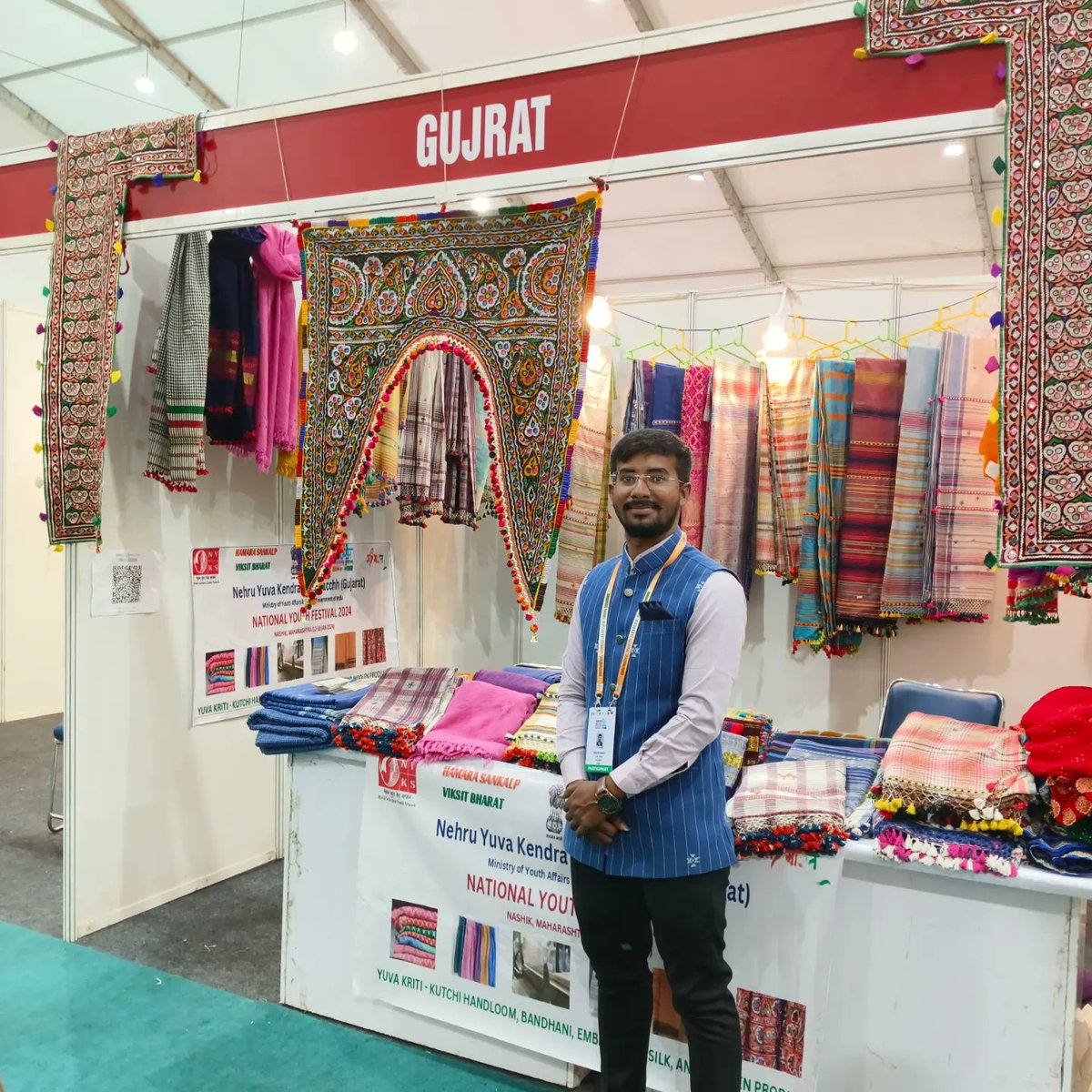 mybharatbhuj's tweet photo. Mybharat volunteers at #NationalYouthFestival2024 at Nashik, participating in various events like youth summit, setting yuvakriti stalls, etc.
Paresh Vankar, Hitesh,Manasvi, Chaube Sweta-NYK Kutch.
Inauguration of #NYF2024 was live telecasted at various places in Kutch for youth. https://t.co/cZbqiQFUZt