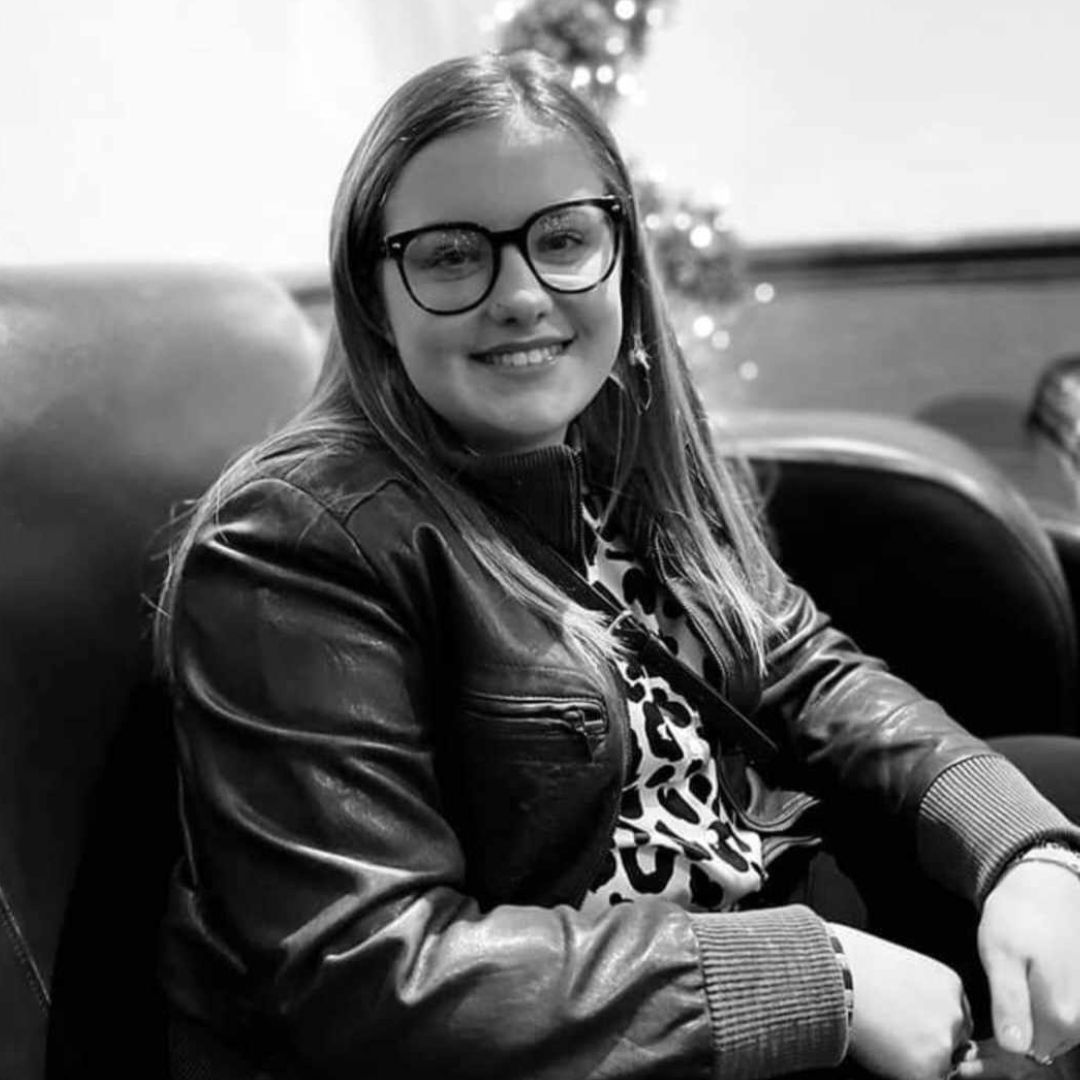 MDUK_News's tweet photo. A huge thank you to #TeamElla who've nearly raised an incredible £100,000 for Duchenne muscular dystrophy research and support.

Ella, a Manchester United fan &amp; talented beauty student, is celebrating her 18th birthday today! Happy Birthday Ella!
🎂🎂

https://t.co/XlLhNSYMtE https://t.co/ewycJijI6l