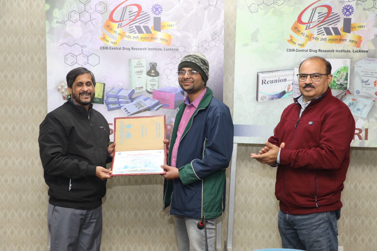 CSIR_CDRI's tweet photo. Convocation program of #Certificate #Course on #SkillDevelopment in
#ComputationalApproaches to #DrugDesign and
#Development (04th December 2023 to 12th January 2024)
@CSIR_IND @IndiaDST https://t.co/CW1kPrZpNK