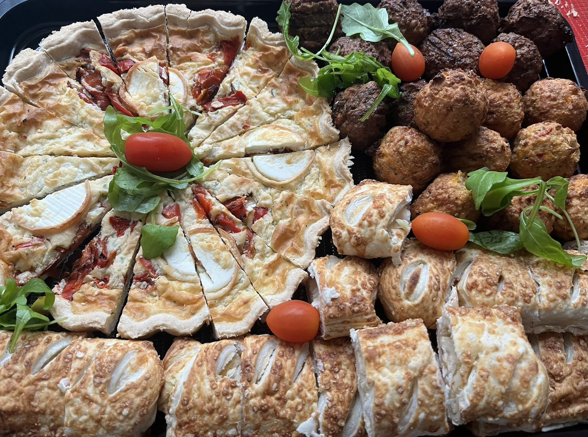 IamROBMITCH's tweet photo. If anyone is looking for any catering, we have started a little catering business. We cater for
any type of event. Birthday parties funerals etc. Please call Jamie on 07950 277489
For a quote https://t.co/kZELRUQ7kC