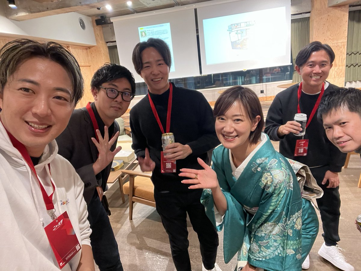 Fumihiro_Ohara's tweet photo. 今年も！新年明けまして聡子ママ！
#フォースタ　#forstartup https://t.co/RImJOfRIk9