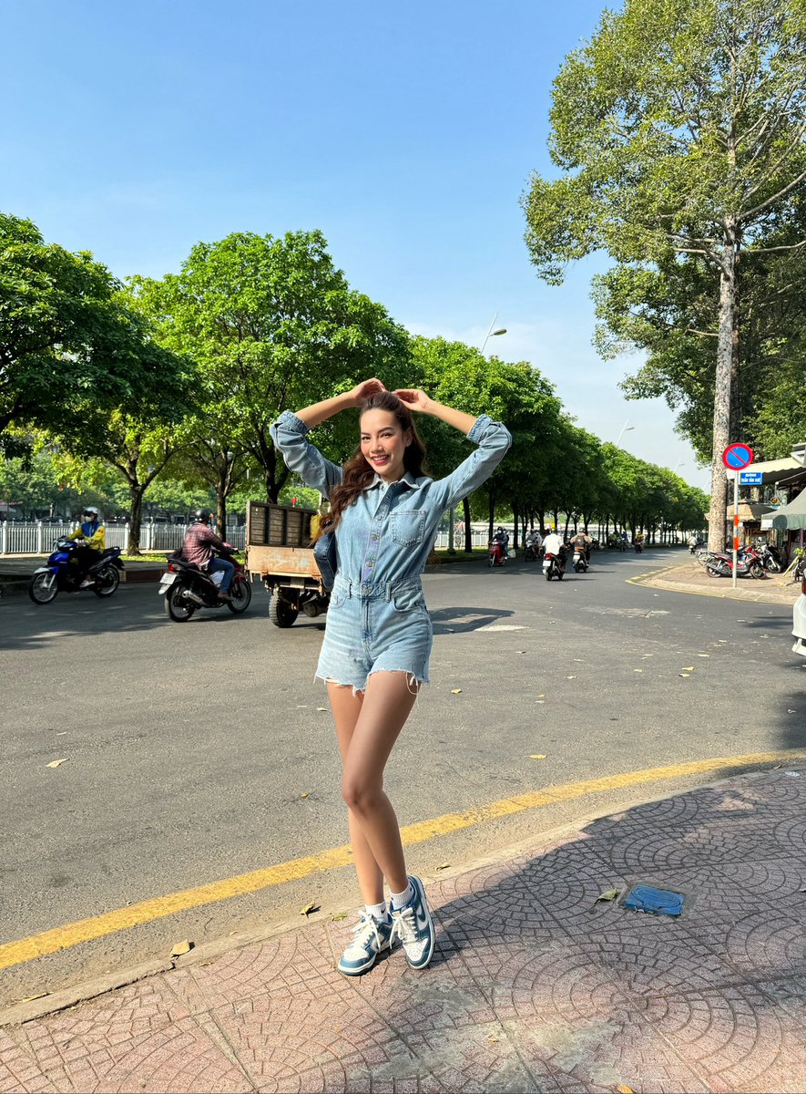 lehoangphuong_'s tweet photo. Ready for something new 🫰🏻

#LeHoangPhuong #MGVN #MGI
#MissGrandVietnam #MissGrandInternational 
#WeAreGRANDThe1AndOnly 
#SenVang #SenVangEntertainment https://t.co/KwgwAGRf0w