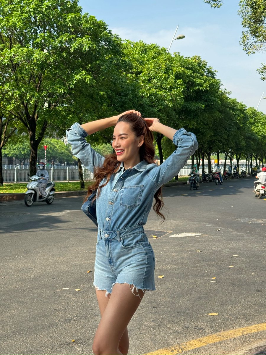 lehoangphuong_'s tweet photo. Ready for something new 🫰🏻

#LeHoangPhuong #MGVN #MGI
#MissGrandVietnam #MissGrandInternational 
#WeAreGRANDThe1AndOnly 
#SenVang #SenVangEntertainment https://t.co/KwgwAGRf0w