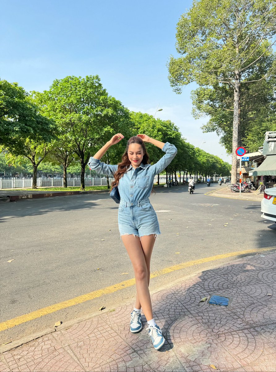 lehoangphuong_'s tweet photo. Ready for something new 🫰🏻

#LeHoangPhuong #MGVN #MGI
#MissGrandVietnam #MissGrandInternational 
#WeAreGRANDThe1AndOnly 
#SenVang #SenVangEntertainment https://t.co/KwgwAGRf0w