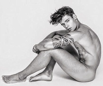 Xersex2009's tweet photo. #nakedmen for my #twitterfamily
happy #mongay & #NewWeek https://t.co/QeJRbm577O