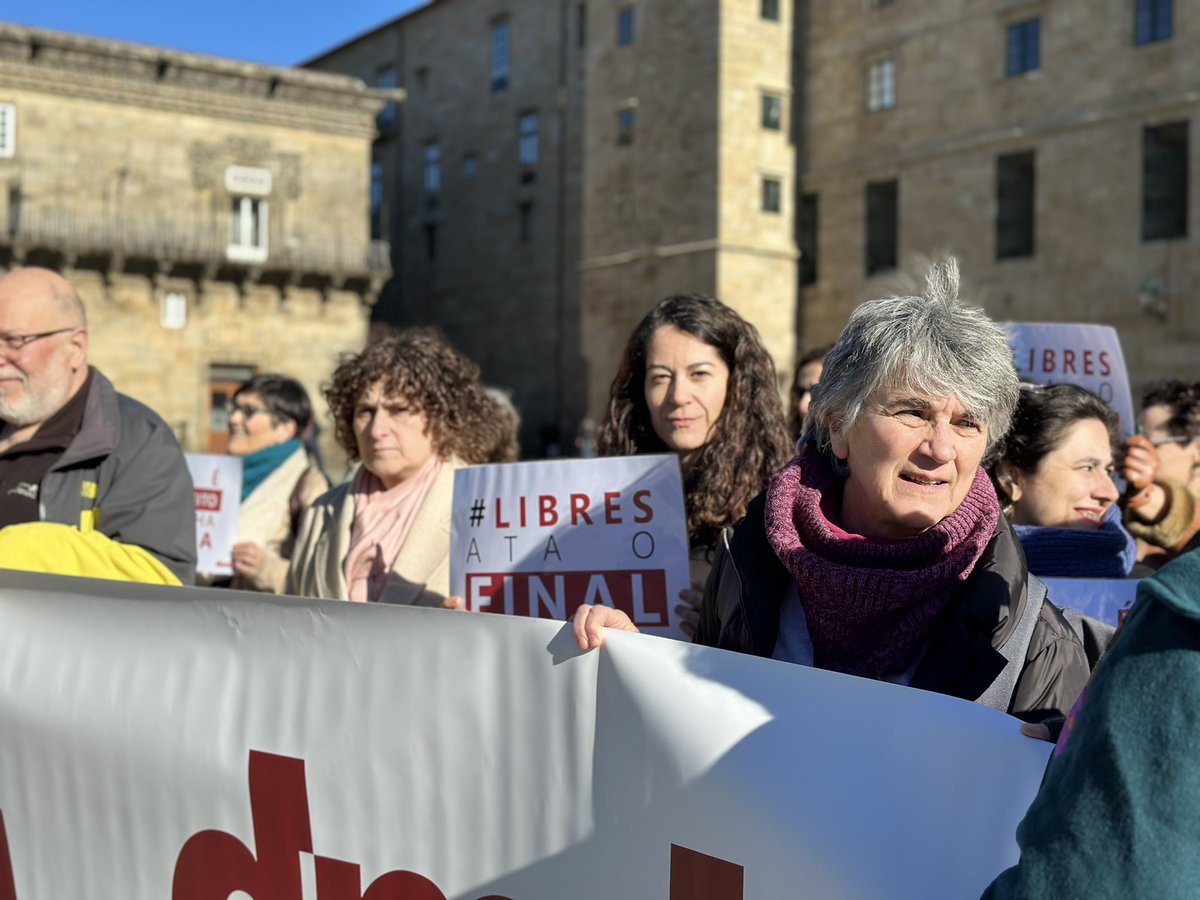 compostelaberta's tweet photo. 📢 No #DíaDaMorteDignaEnGalicia sumámonos á concentración convocada por @derechoamorir.
Porque temos que seguir loitando polo dereito a decidir libremente sobre a morte.
Porque os dereitos das persoas deben ser respectados ata o final.
#LibresAtaOFinal https://t.co/wOcuHnmSrH