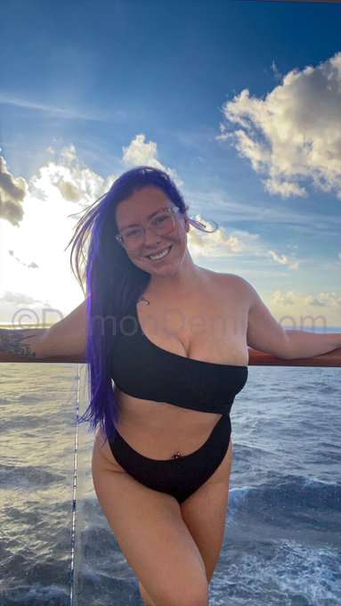 Watch DemonDemi_ 🖤's leaked NSFW photo on TwXstars